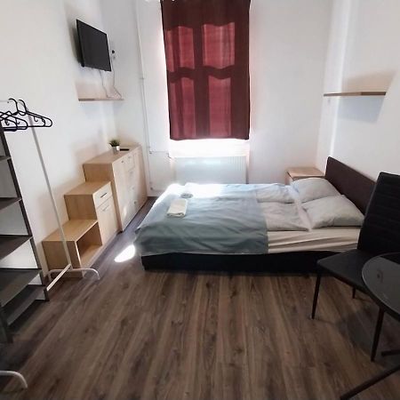 Aradi Rooms With Private Bathroom In The City Centre Budapesta Exterior foto