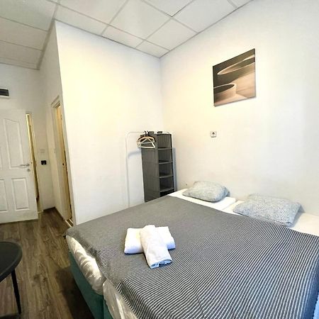 Aradi Rooms With Private Bathroom In The City Centre Budapesta Exterior foto