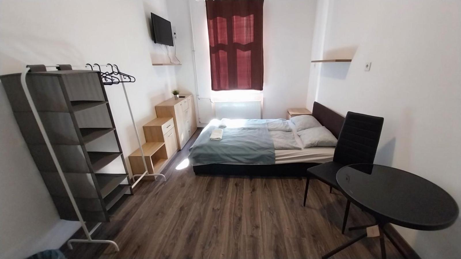 Aradi Rooms With Private Bathroom In The City Centre Budapesta Exterior foto