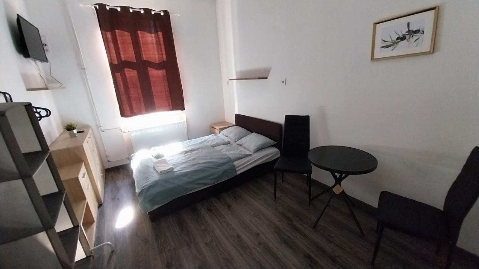 Aradi Rooms With Private Bathroom In The City Centre Budapesta Exterior foto