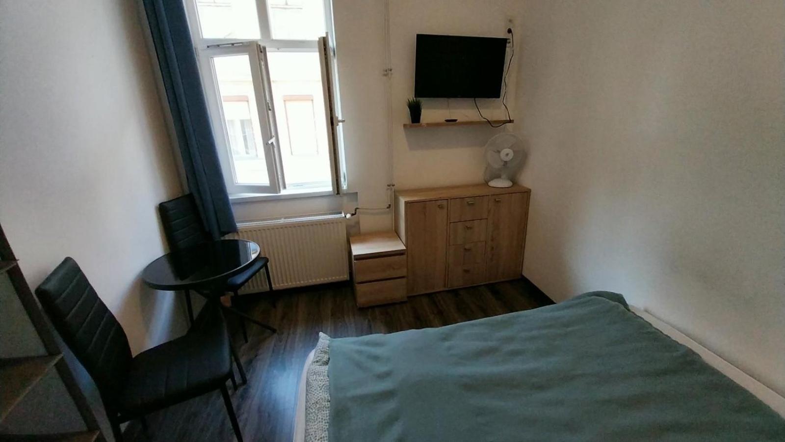 Aradi Rooms With Private Bathroom In The City Centre Budapesta Exterior foto