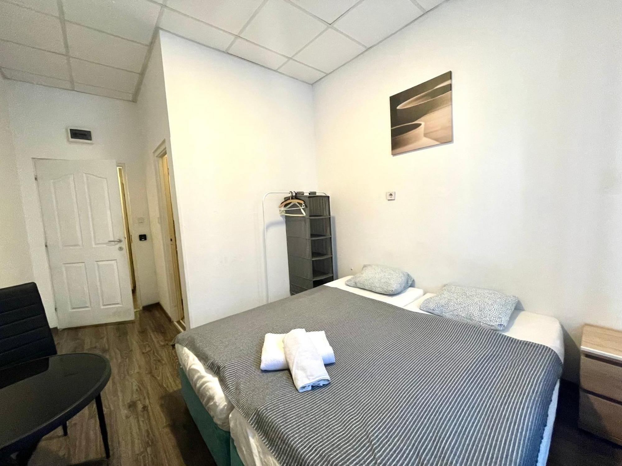 Aradi Rooms With Private Bathroom In The City Centre Budapesta Exterior foto