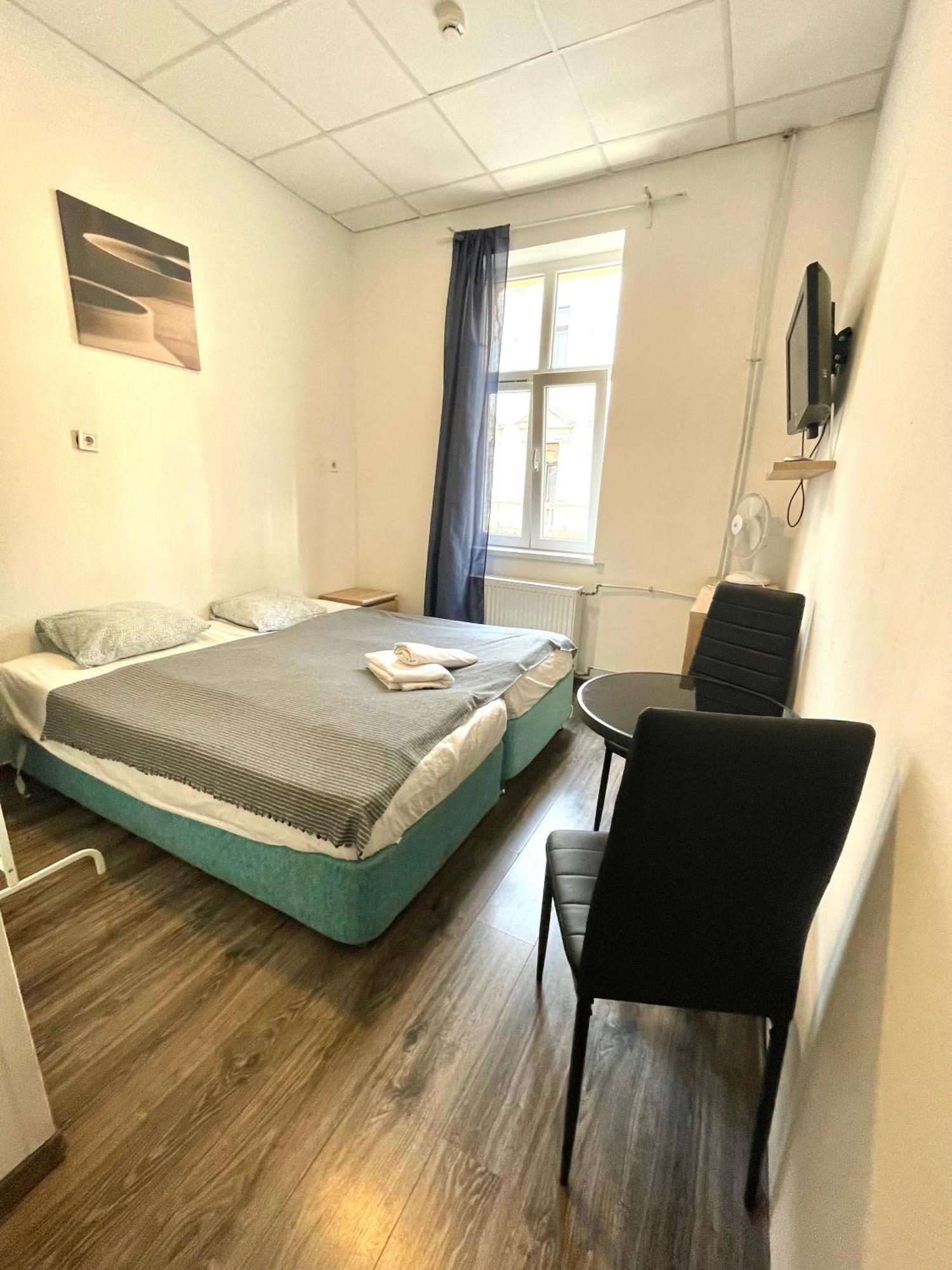 Aradi Rooms With Private Bathroom In The City Centre Budapesta Exterior foto