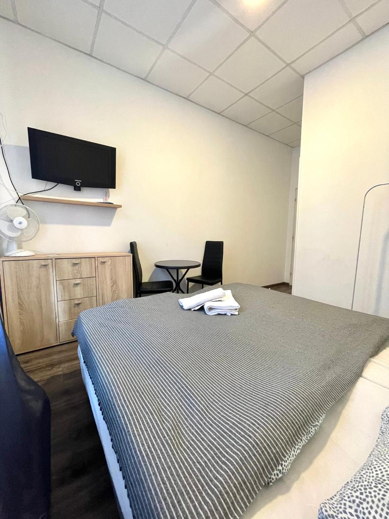 Aradi Rooms With Private Bathroom In The City Centre Budapesta Exterior foto