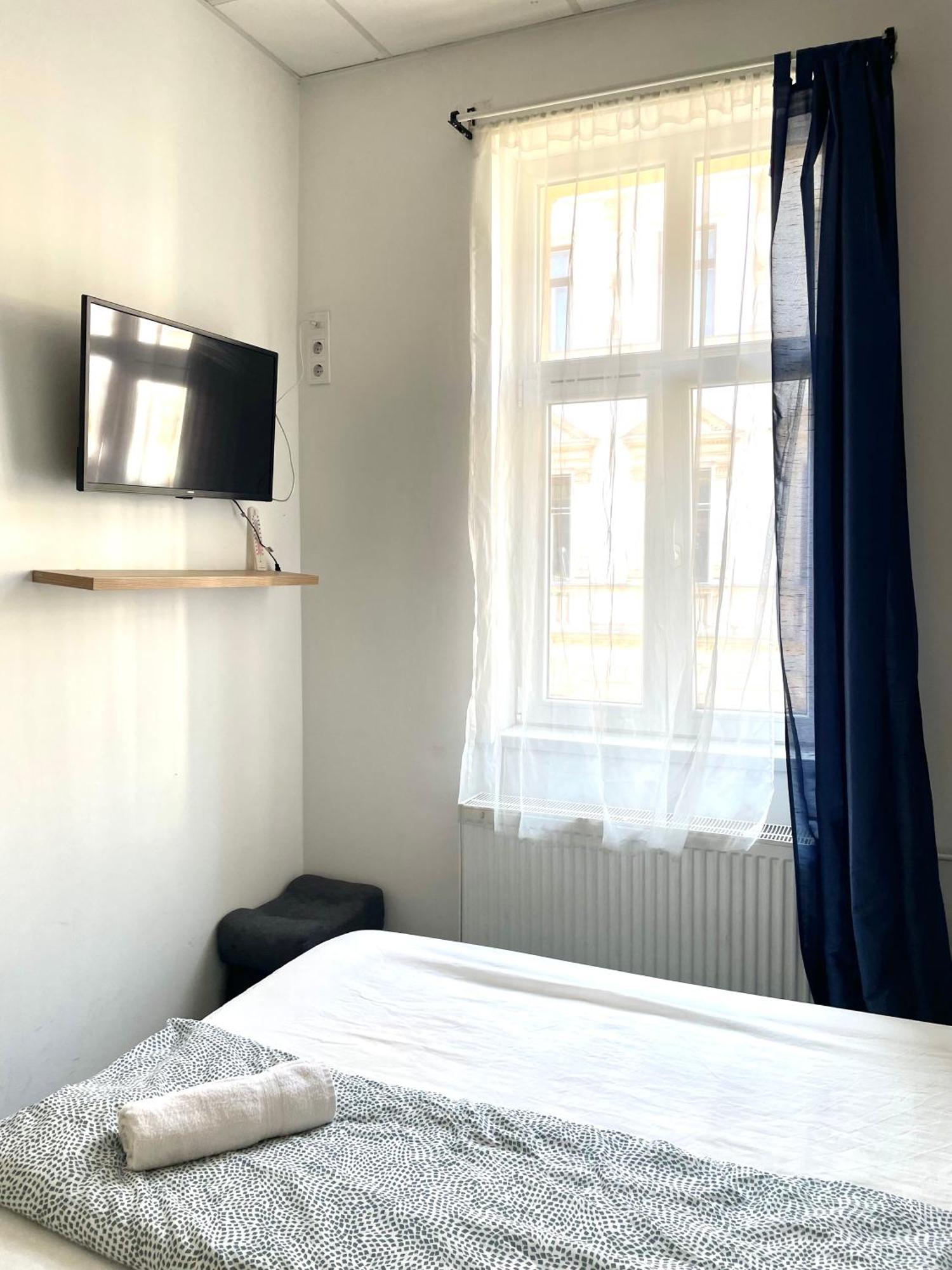 Aradi Rooms With Private Bathroom In The City Centre Budapesta Exterior foto